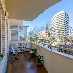 Wintowinrentals Teatinos, Metro, Free Parking & Pool. Apartamento Málaga